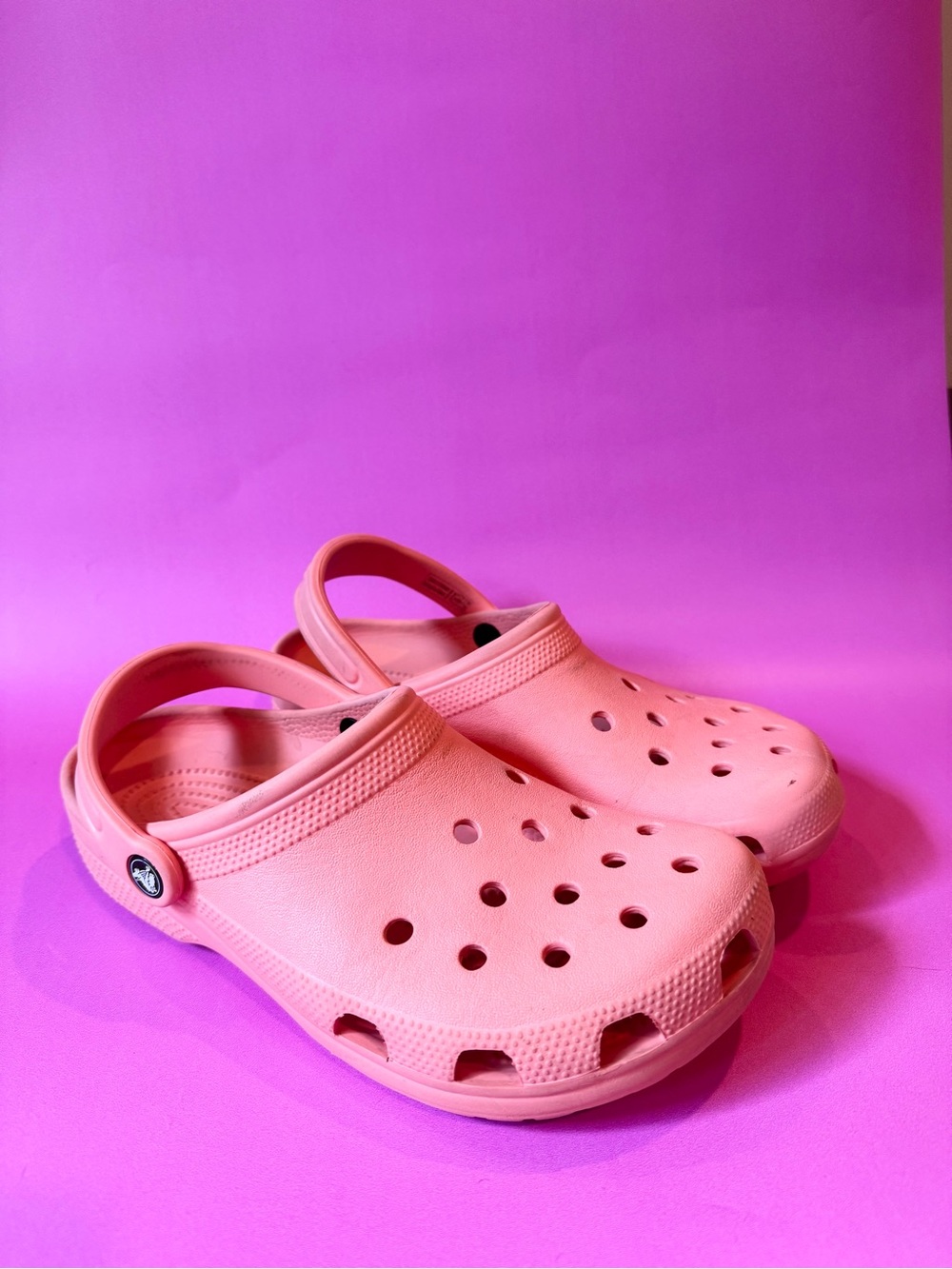CROCS classic clogs peach M7 W9